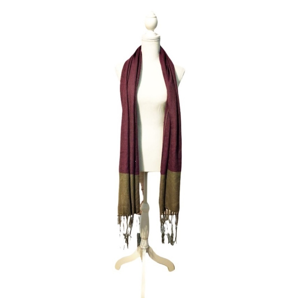 GAP Soft purple and tan heathered scarf